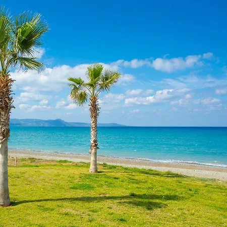 Pool View Διαμέρισμα Λατσί